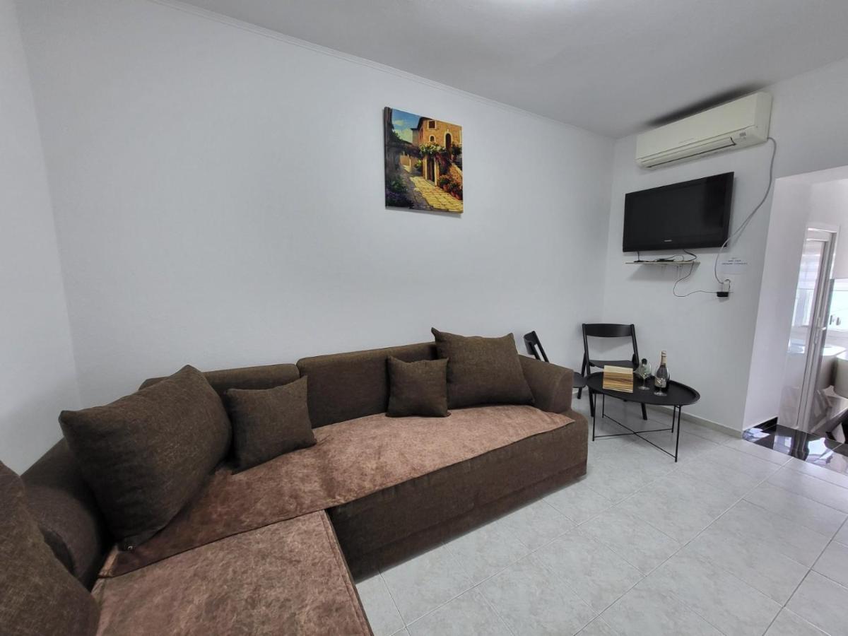 Apartman Dora With Sea View And Terrace Umag Exterior foto