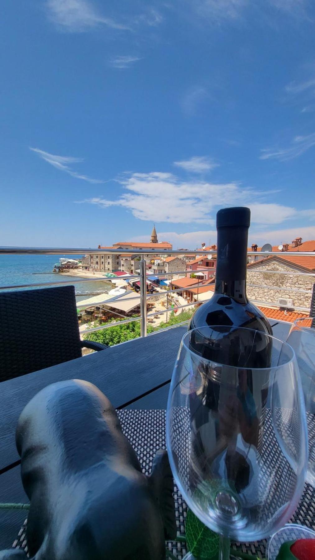Apartman Dora With Sea View And Terrace Umag Exterior foto