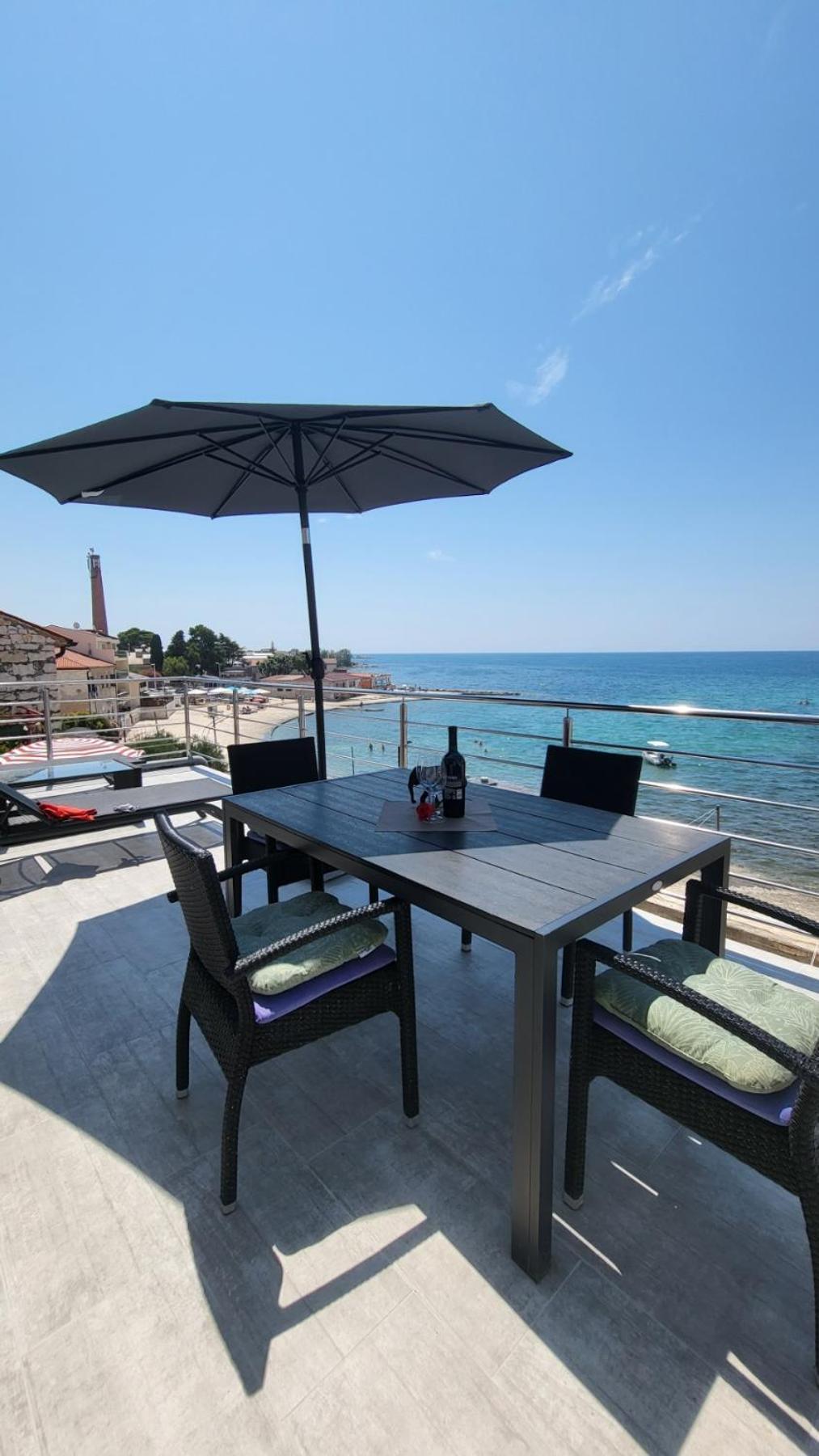 Apartman Dora With Sea View And Terrace Umag Exterior foto